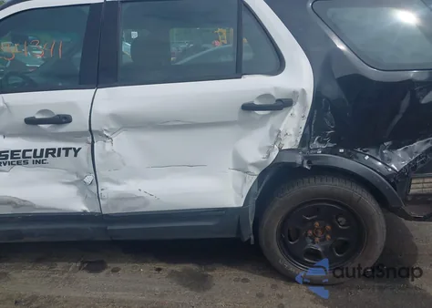 2013 Ford Police Interceptor z USA, uszkodzony, nr VIN 1FM5K8AR1DGC40288